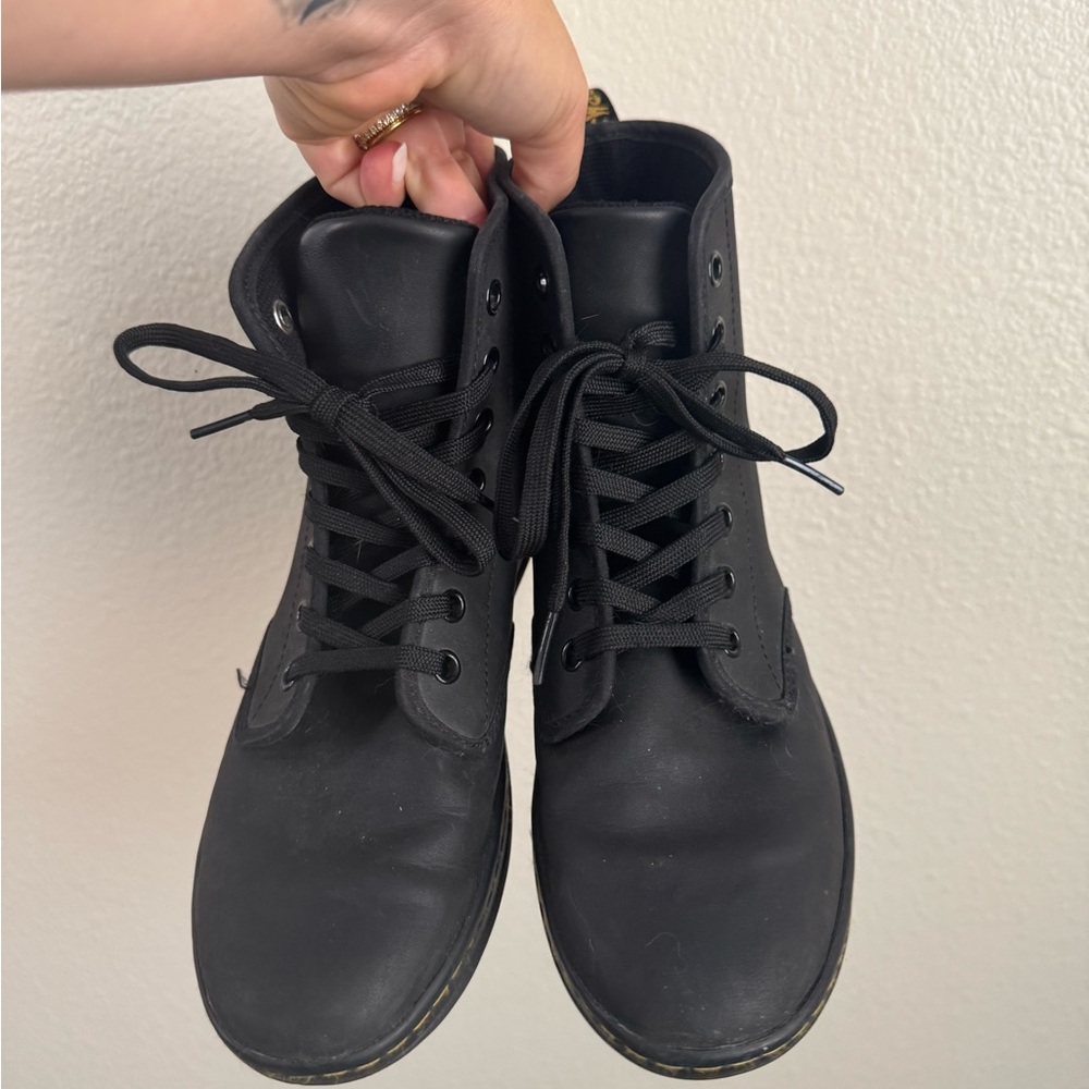 Dr. Marten’s Shoreditch Black leather Lace-Up Boots